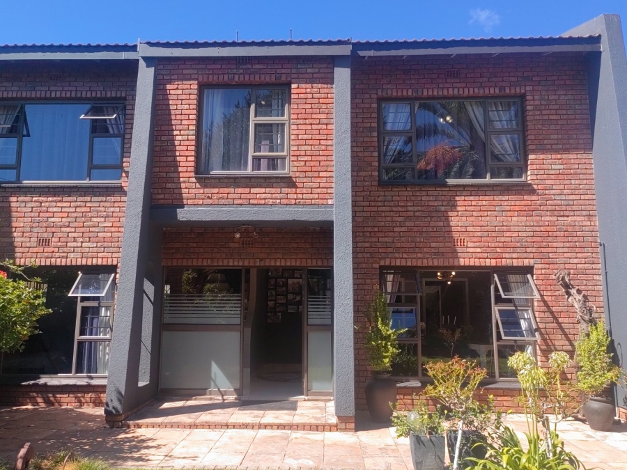 4 Bedroom Property for Sale in Hillcrest Northern Cape